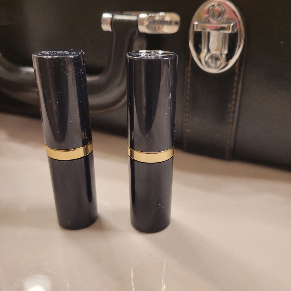 Rebellious Rose lipcolor - Picture 3 of 4